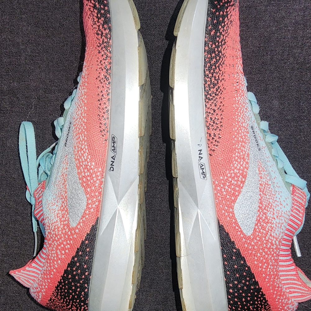 Brooks Women's Levitate 2 Athletic Shoes - Coral and Black